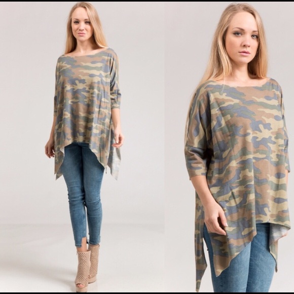 Fashionomics Tops - 1 left!! Camo Boatneck Top